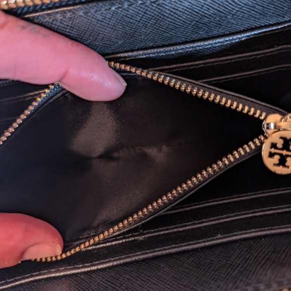 Tory Burch Robinson Leopard Print Long Zip Round Wallet - Picture 10 of 11